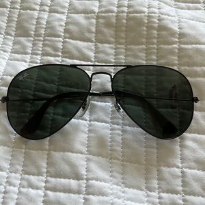 Black ray bans